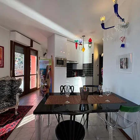 Lakeside Design Casa Manola - Larihome A44 *