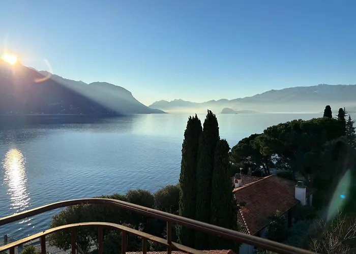 Lakeside Design Casa Manola - Larihome A44 * San Siro (Lombardy)