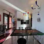 Lakeside Design Casa Manola - Larihome A44 *